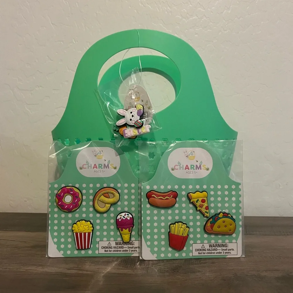 Target Bullseyes Playground Silicone Easter Basket with 2 Set of Charms -Green